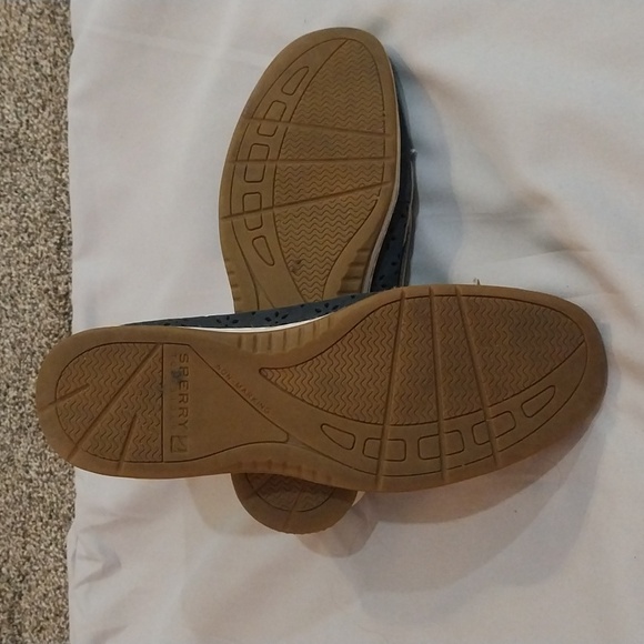 Women's Sperry Size 8 - Picture 4 of 6